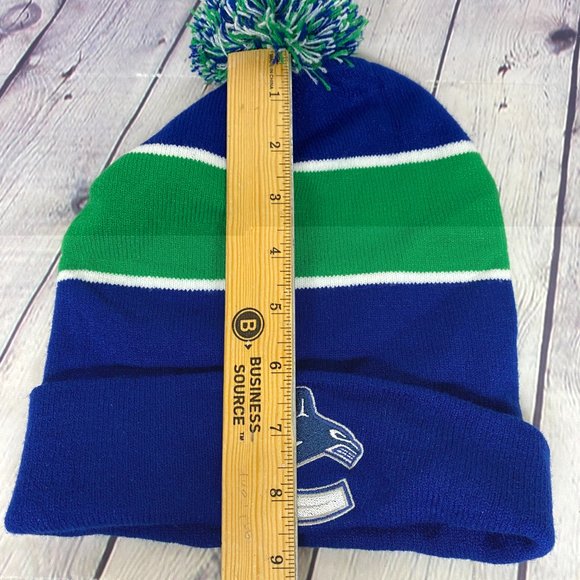 Vancouver Canucks Budweiser Beanie Hat Cap Blue Green Winter Toque Knit POM Top - Picture 6 of 6
